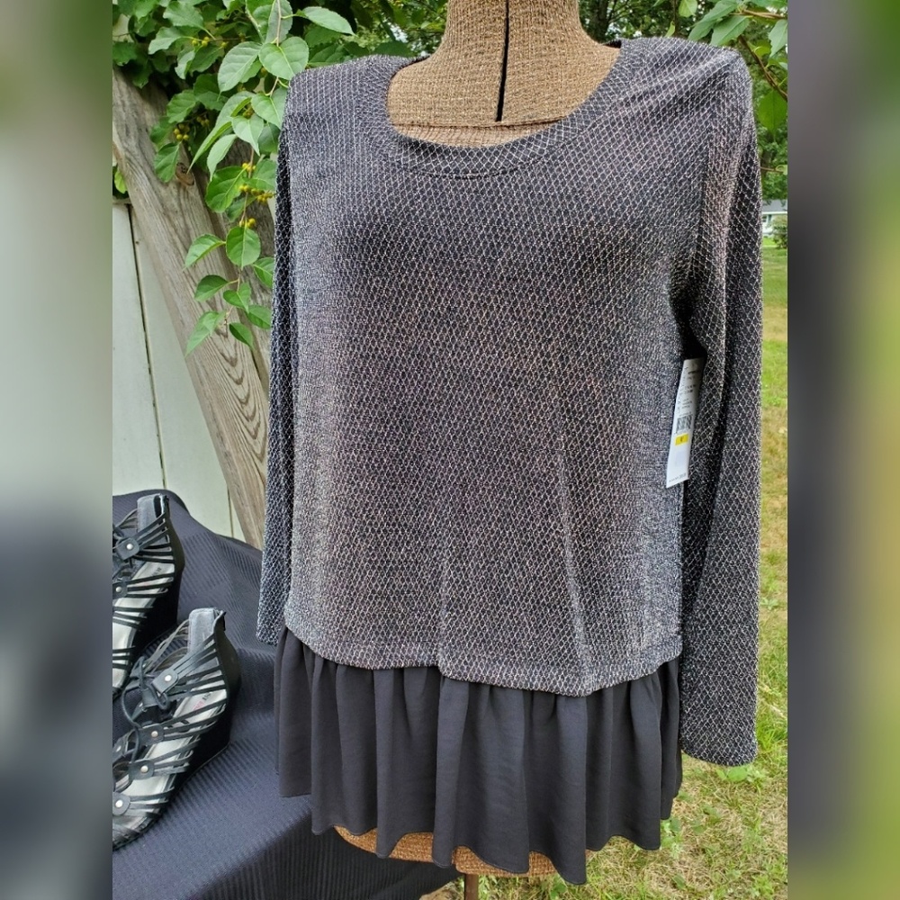 Karen Kane top,  Size M--NWT